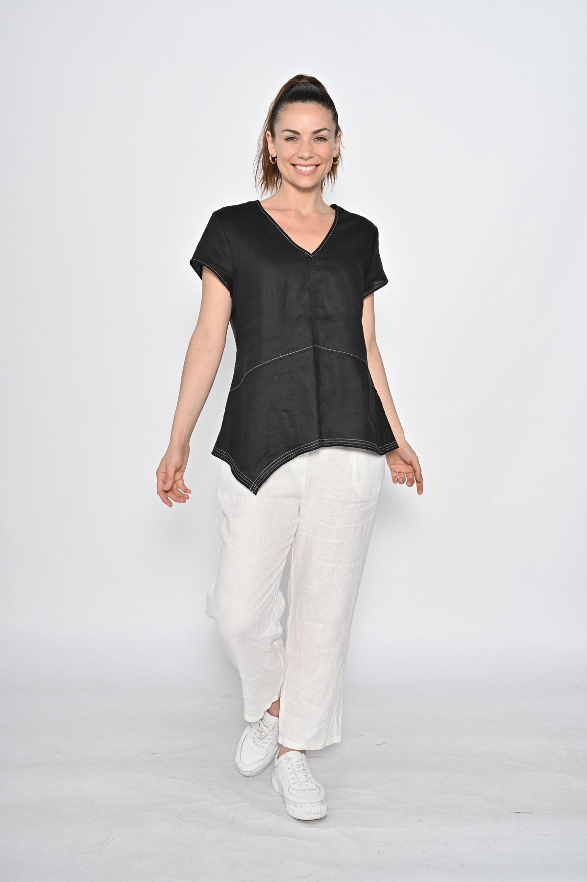 Cali & Co Luxe Linen contrast stitching top | Ruby Reid